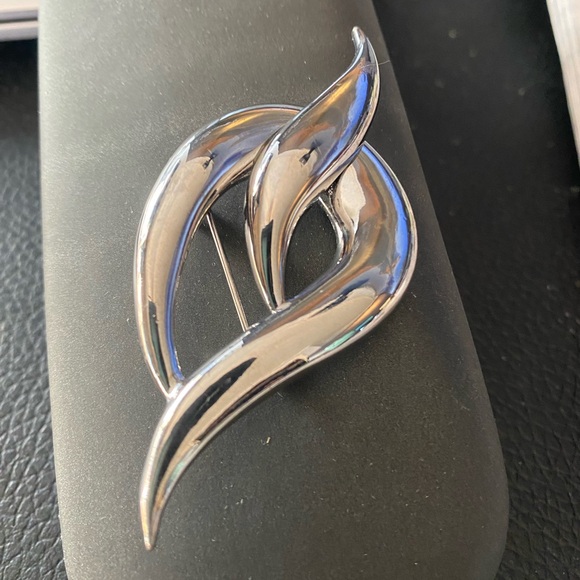 Vintage MJENT Signed Brooch - Picture 1 of 5